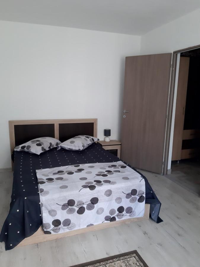 Apartament Laura Orşova Екстериор снимка
