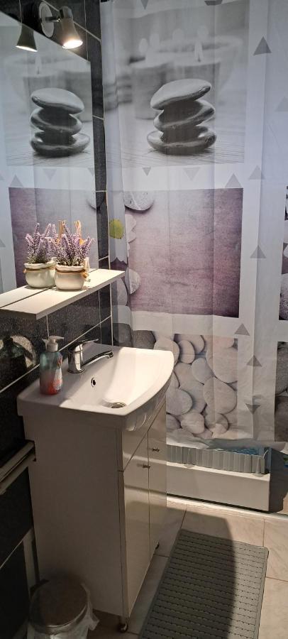 Apartament Laura Orşova Екстериор снимка